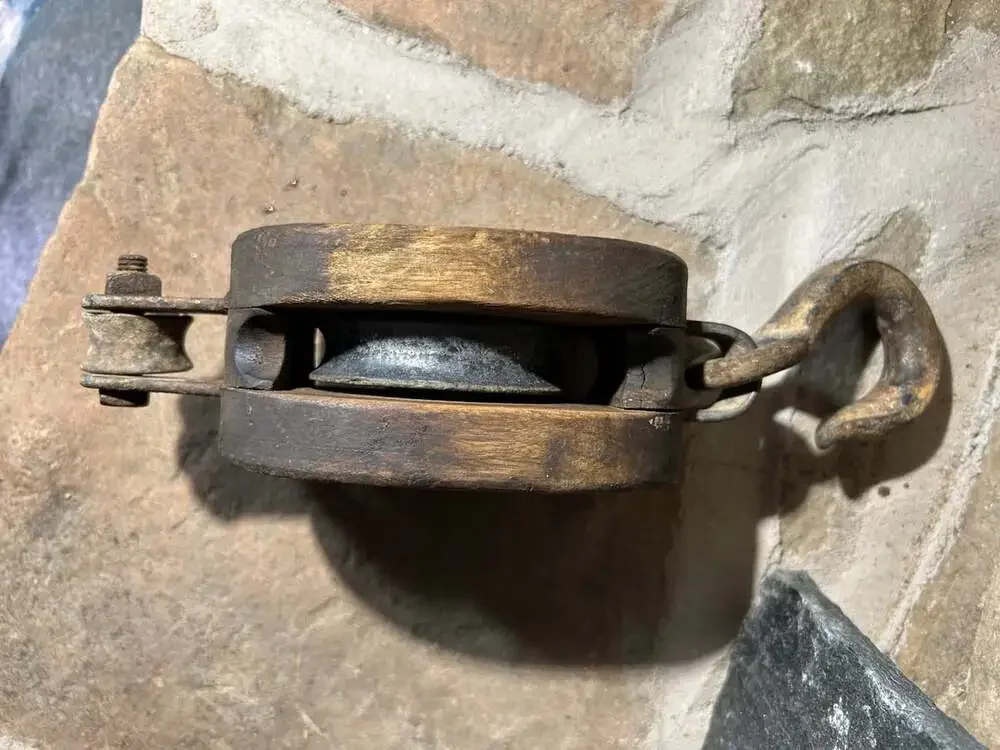 Antique Barn Farmhouse Wooden Metal Pulley Decor Steampunk READ